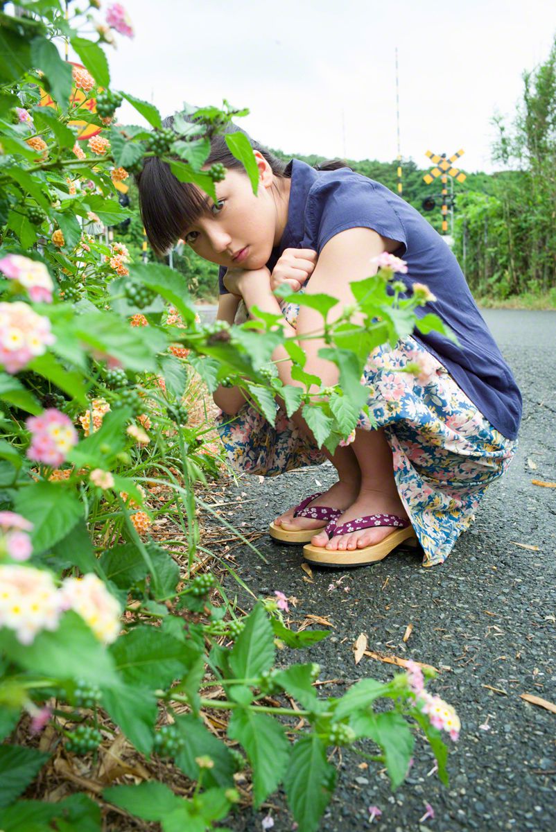 林荫路下